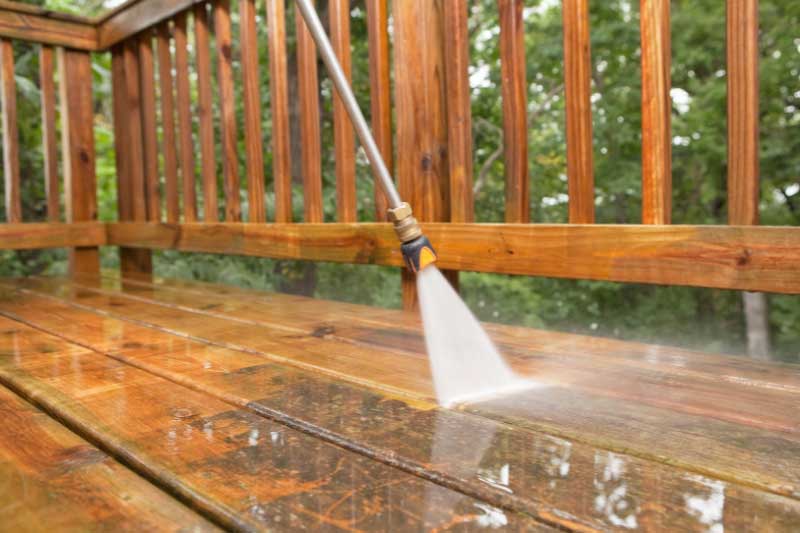 Midge Point High Pressure Cleaning of a outside deck